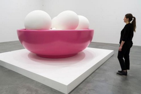 Bowl with Eggs, Jeff Koons RAY TANG/ANADOLU AGENCY/GETTY IMAGES